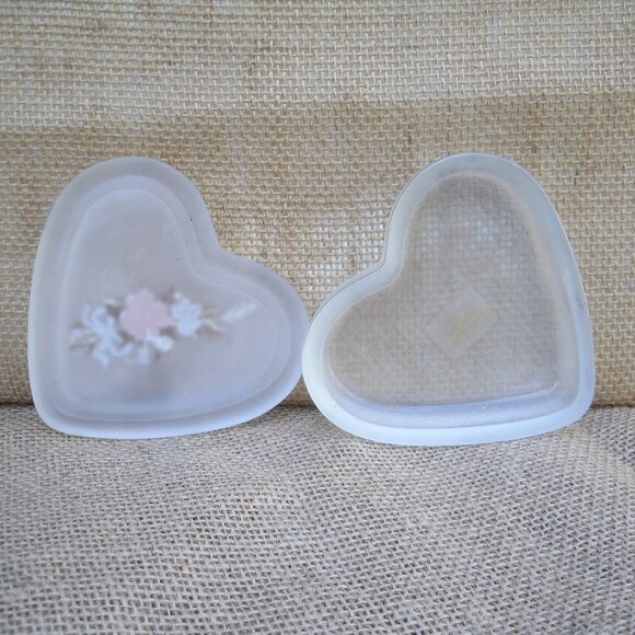 Vintage Viking Glass Floral Heart Trinket Box - Picture 10 of 16